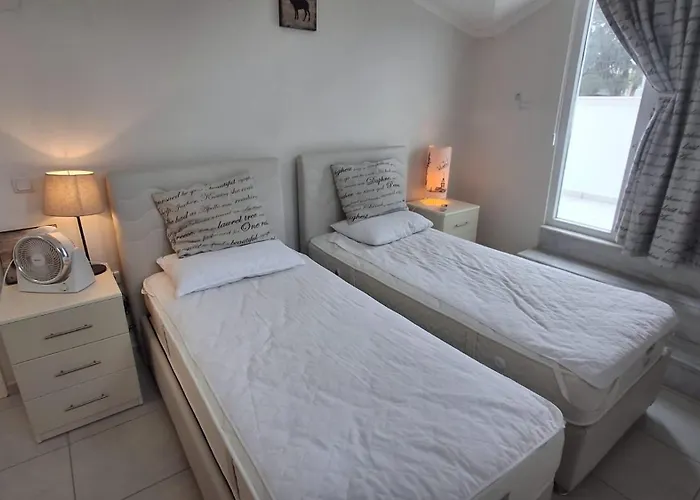 Four Seasons 1 - Ovacik Vila *